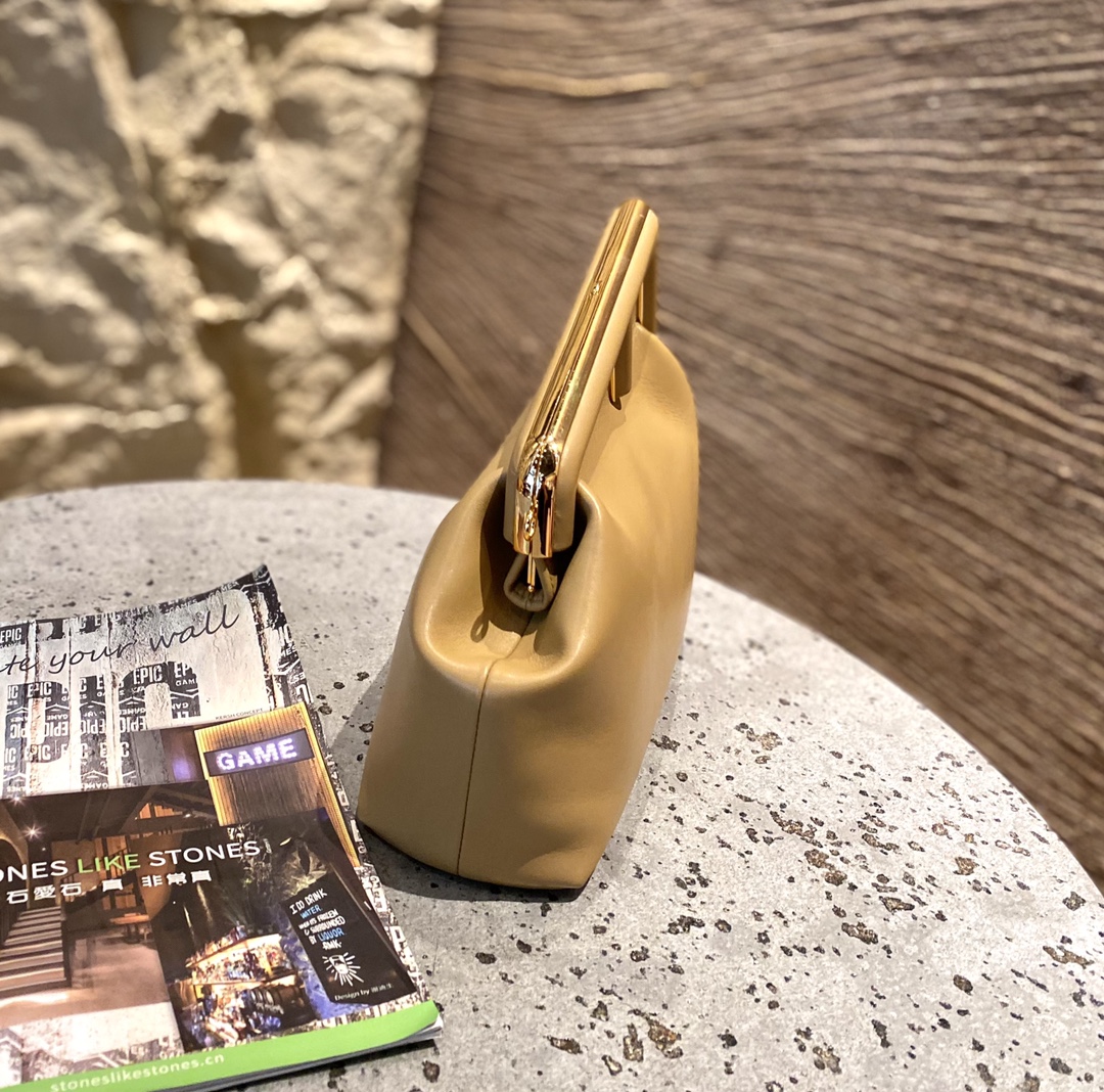 F**di first bag-26*18*9.5/32.5*23.5*15cm