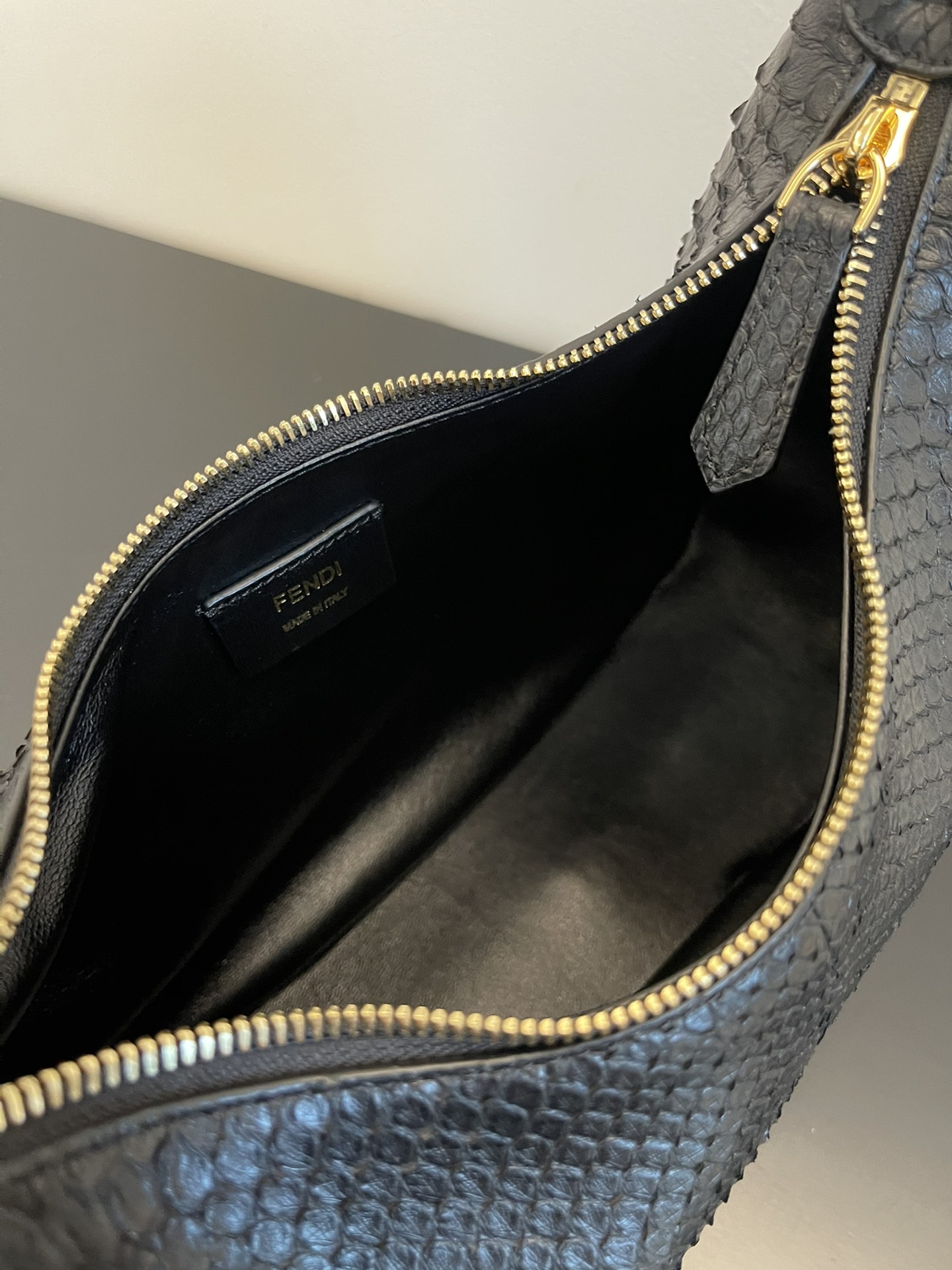 F**di praphy-29x24.5x10cm