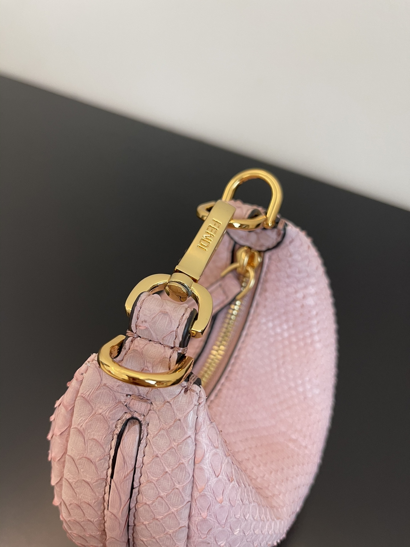 F**di praphy-16.5x14x5cm