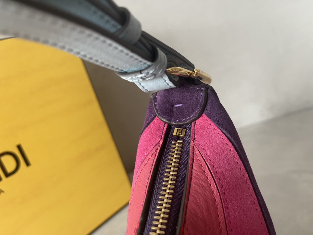 F**di praphy-29x24.5x10cm