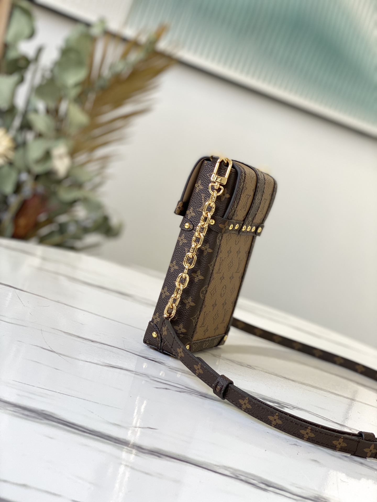 l**is V*t*n trunk vertical-11*17.5*3.5cm