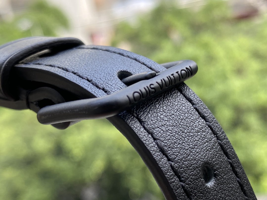 l**is V*t*n soft trunk-25x17x9.5m