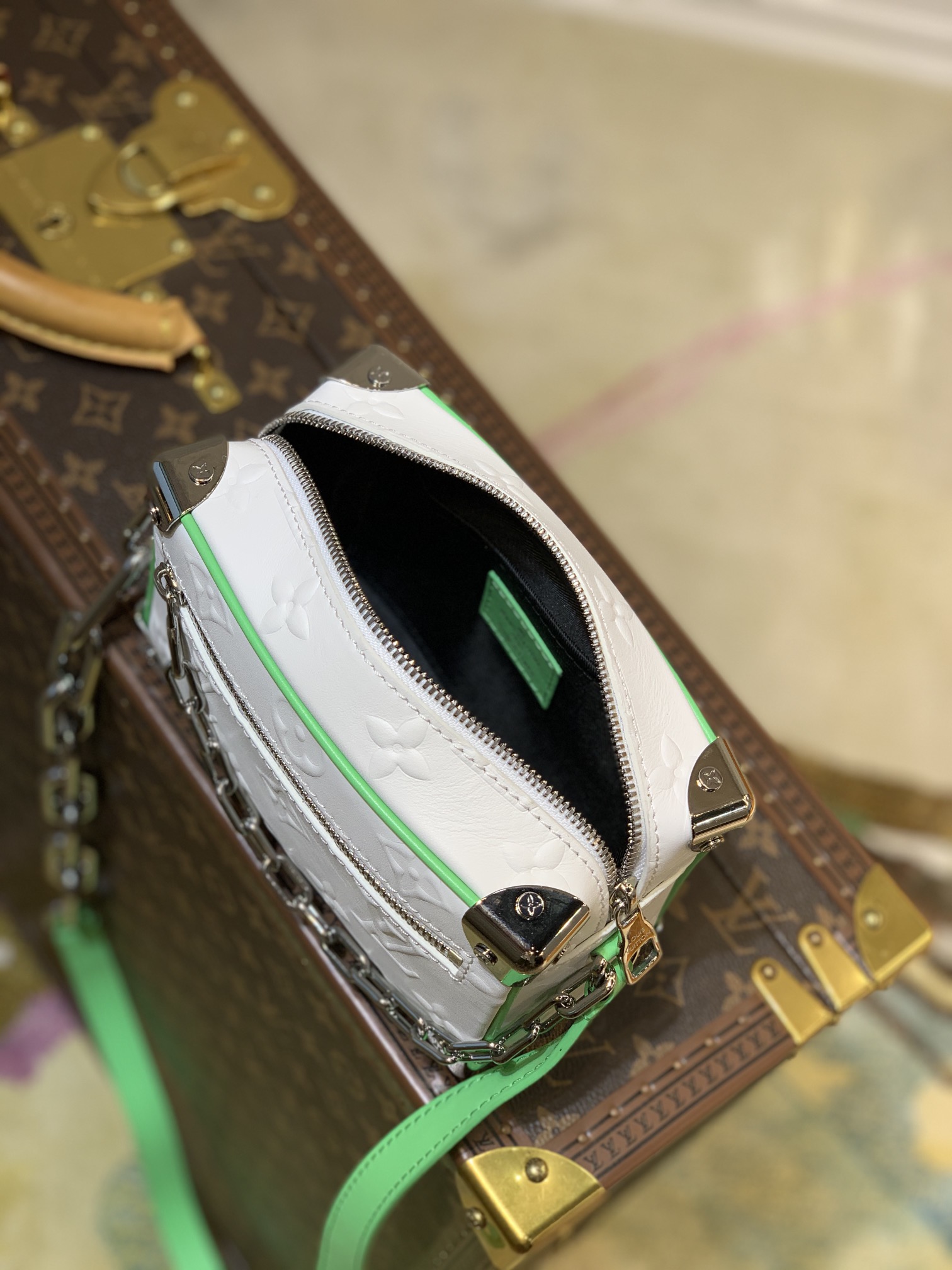 l**is V*t*n mini soft trunk m80033-18.5 x13x8cm