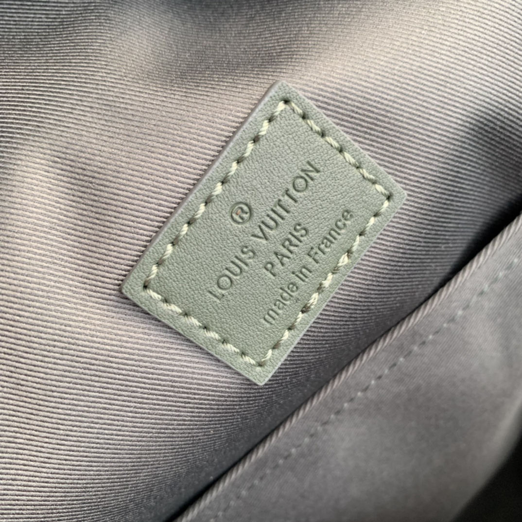 l**is V*t*n aerogram backpack m57079-43*30*14cm