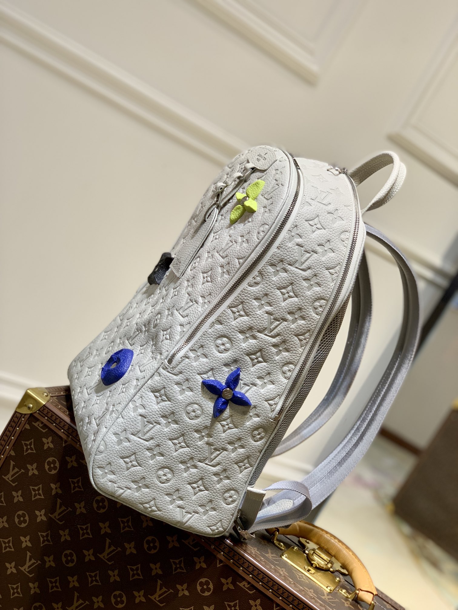 l**is V*t*n ellipse backpack-31*44*17cm