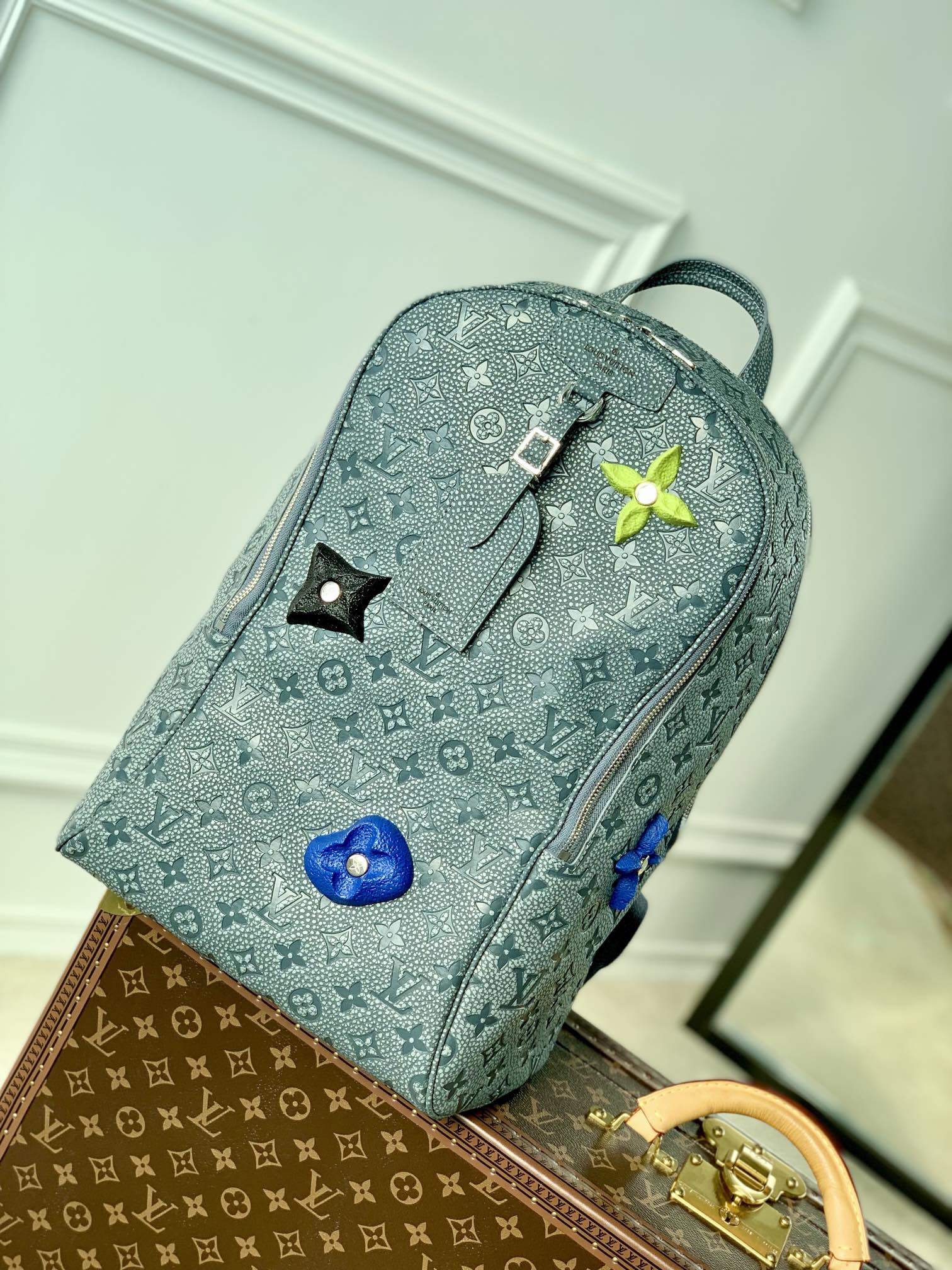 l**is V*t*n ellipse backpack-31*44*17cm