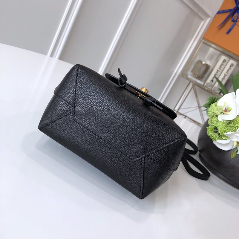 l**is V*t*n backpack m54573-16*19.4*10cm