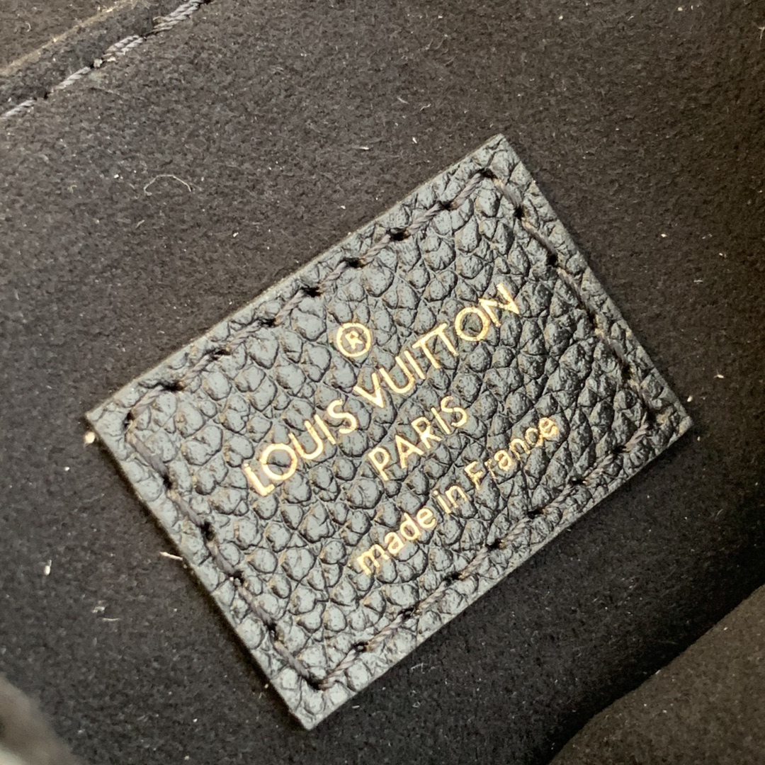 l**is V*t*n by the pool backpack m80738-13*19*8cm