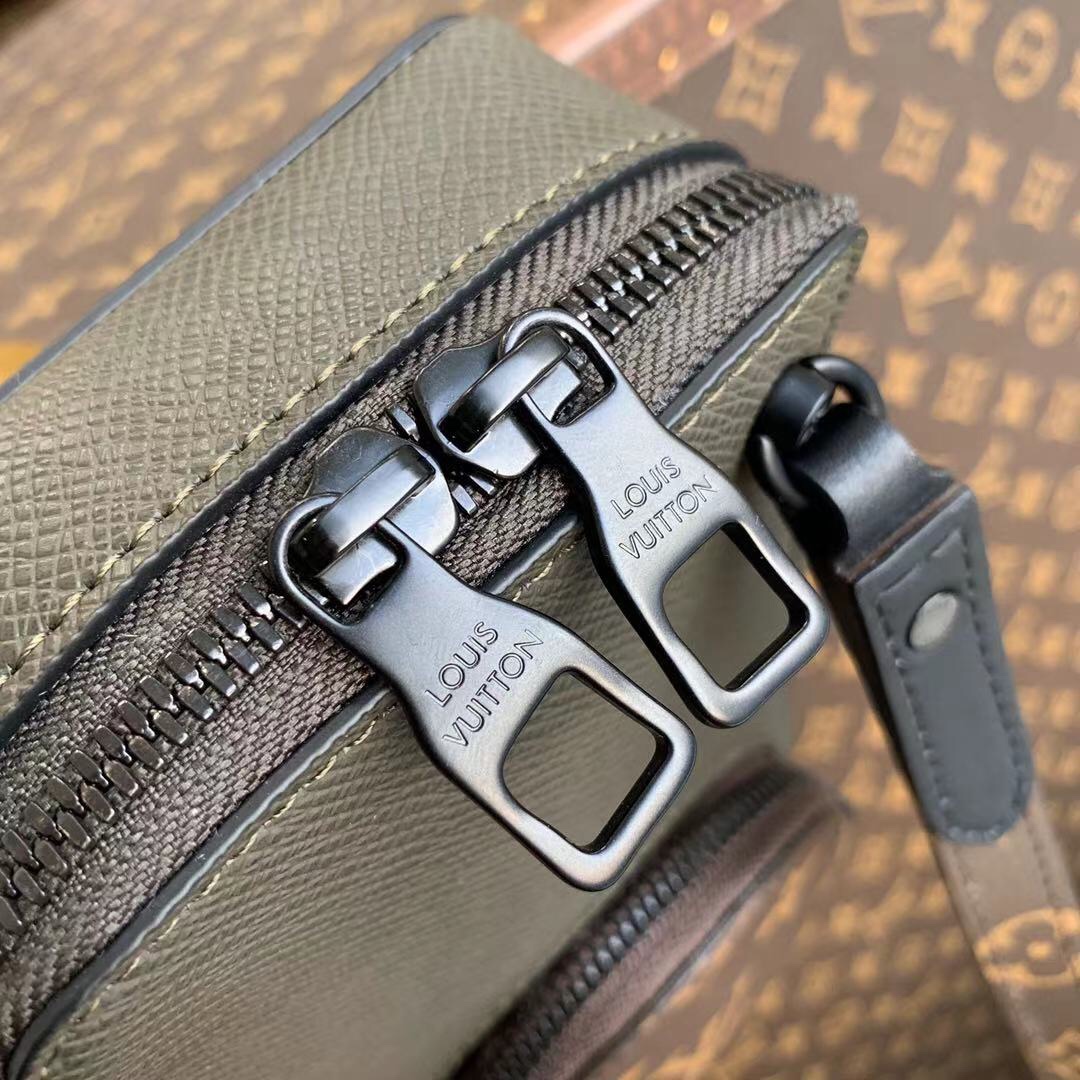 l**is V*t*n camera bag-m30581 -10x17x4.5cm