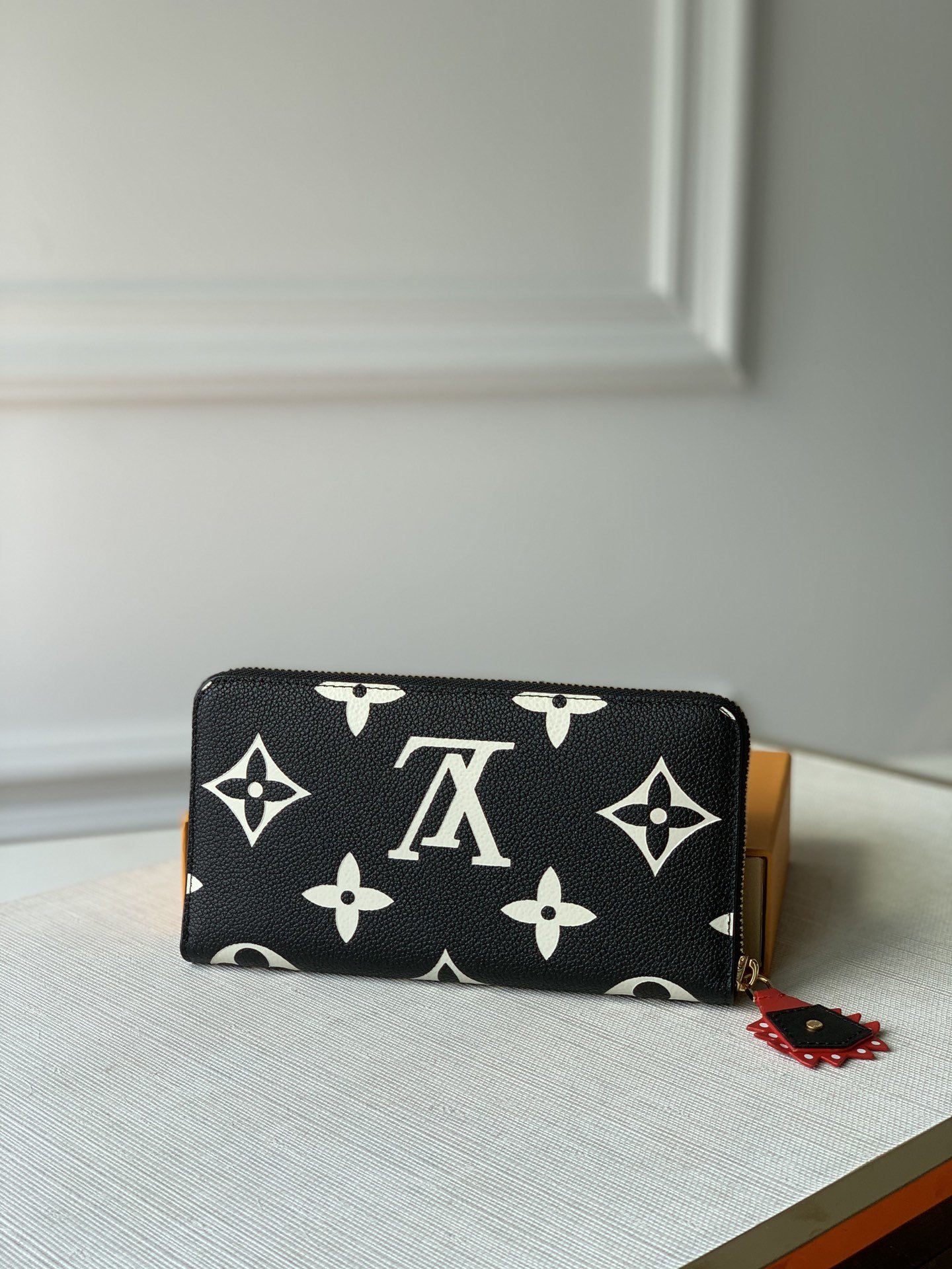 l**is V*t*n zippy wallet m69520-19*10cm