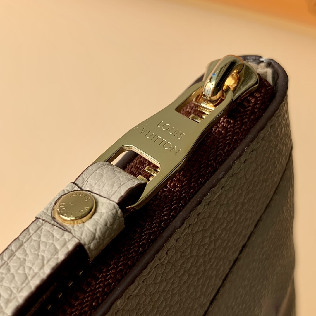 l**is V*t*n pouch-29.5*21*1 cm