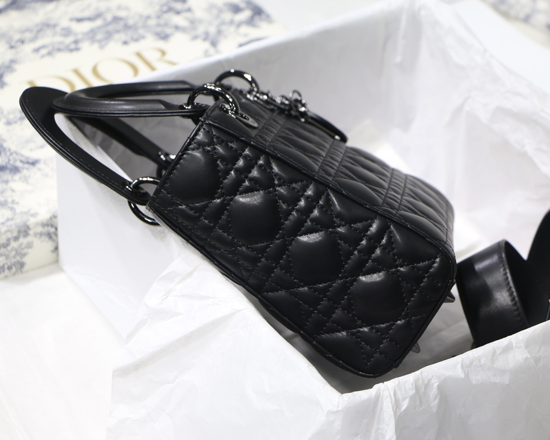 lady D*or bag-black hardware-20*16.5*8cm