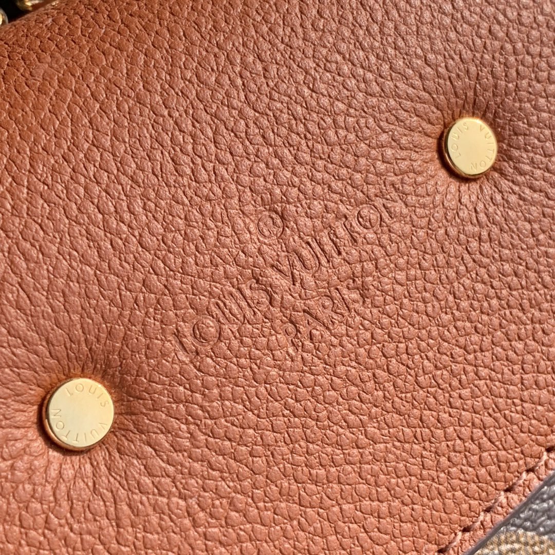 l**is V*t*n saint placide chain bag-24.5*6.5*16.5cm