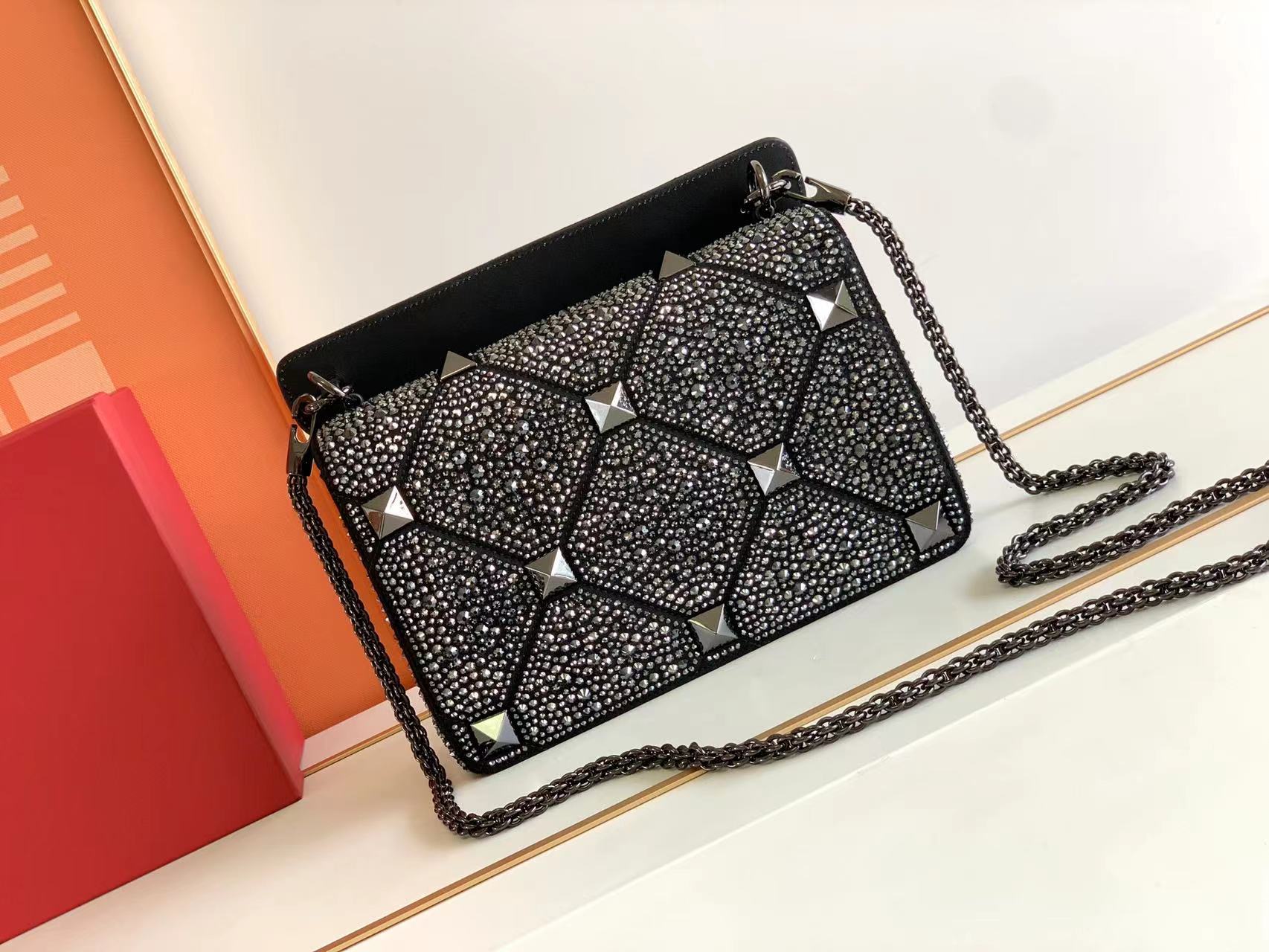 Valentino Roman Stud The Soulder BAG In Nappa With Chain-26x16x8CM