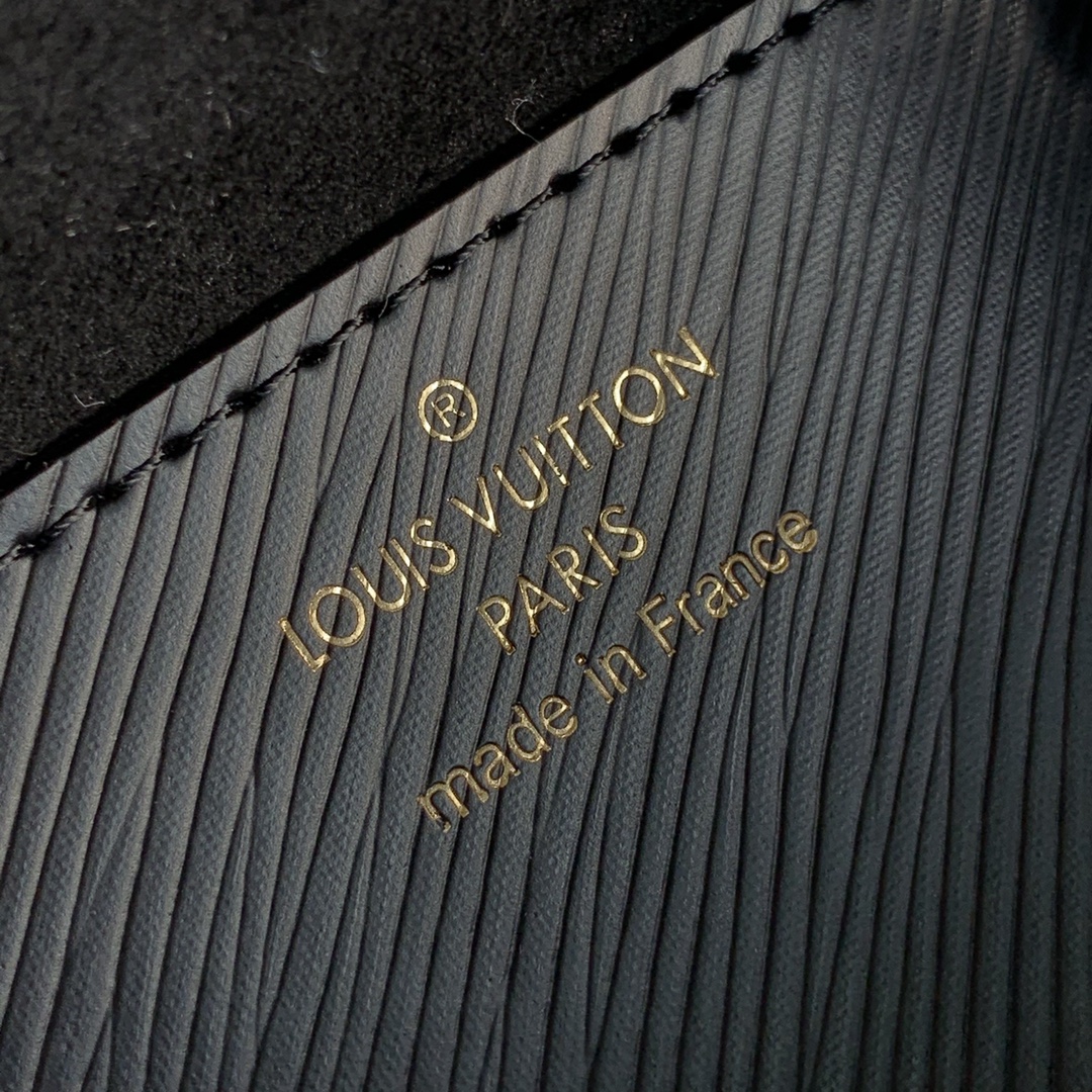 l**is V*t*n wild at heart twist mm-23*17*9.5cm