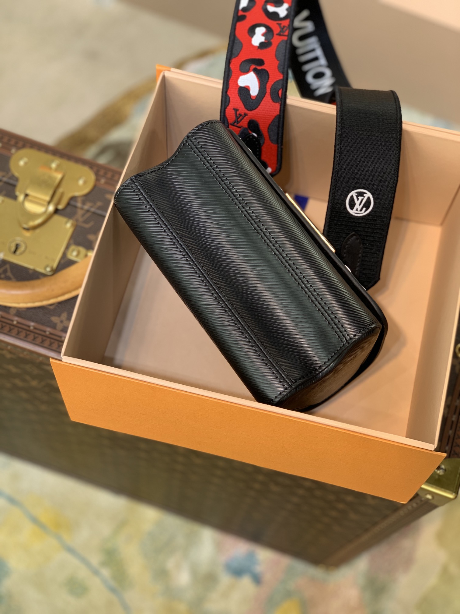 l**is V*t*n wild at heart twist mm-23*17*9.5cm