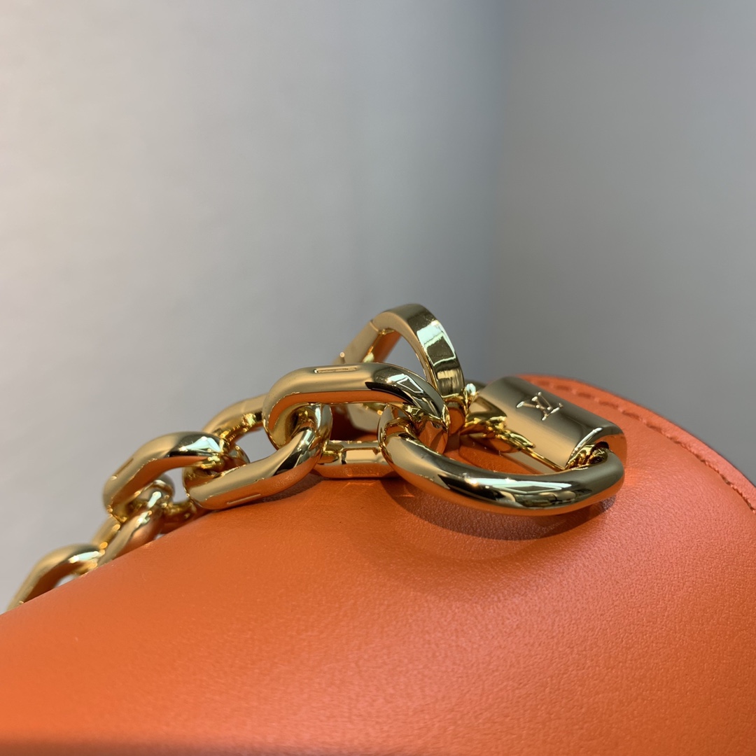 l**is V*t*n twist mm-23*18*8cm