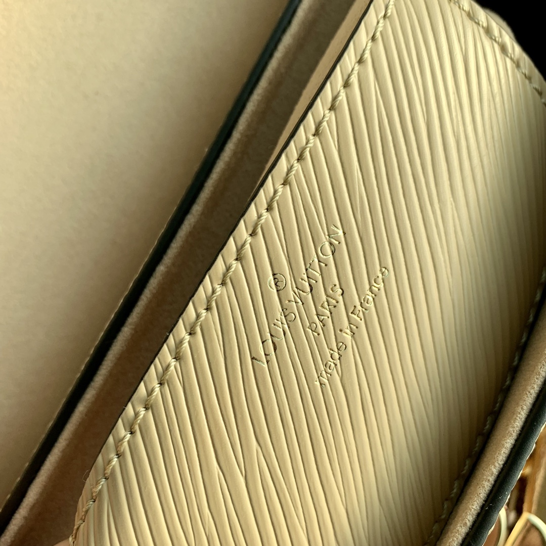 l**is V*t*n twist mm-23*18*8cm