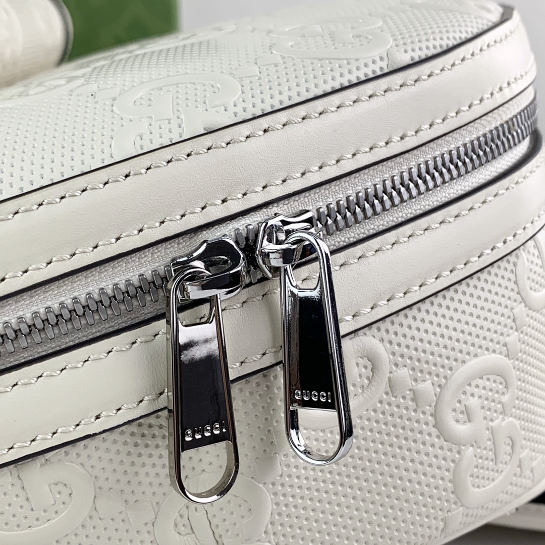 G*u*i backpack-27*37*13cm