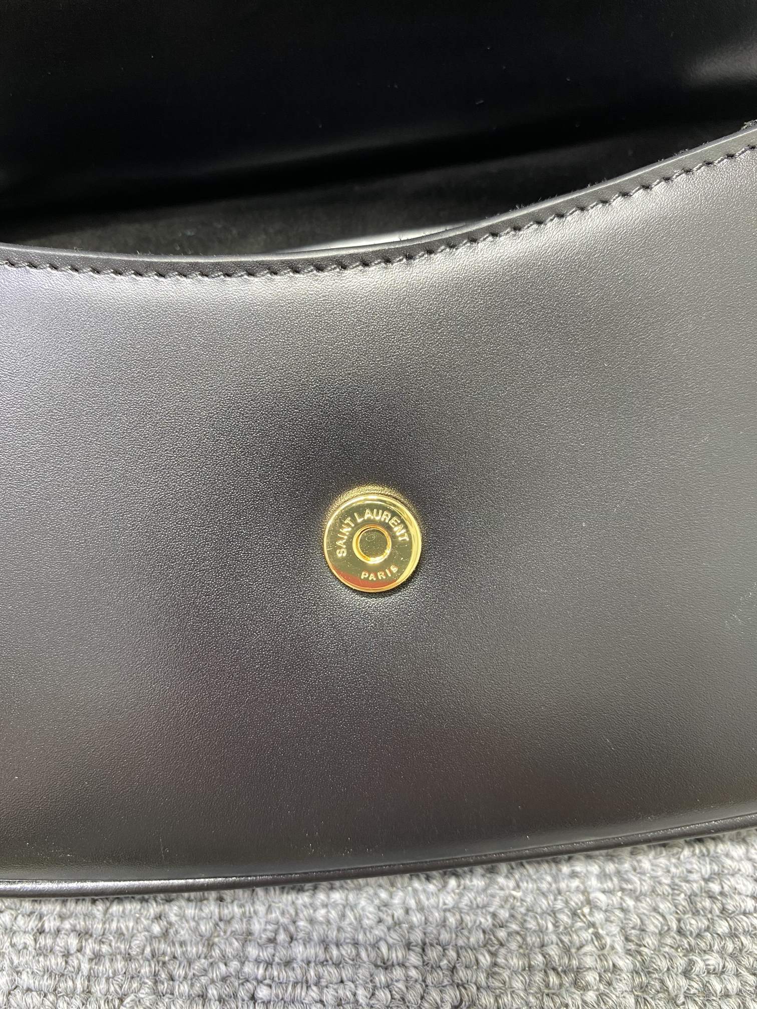 Valentino Charlie Handbags-18.5x13x3.5CM