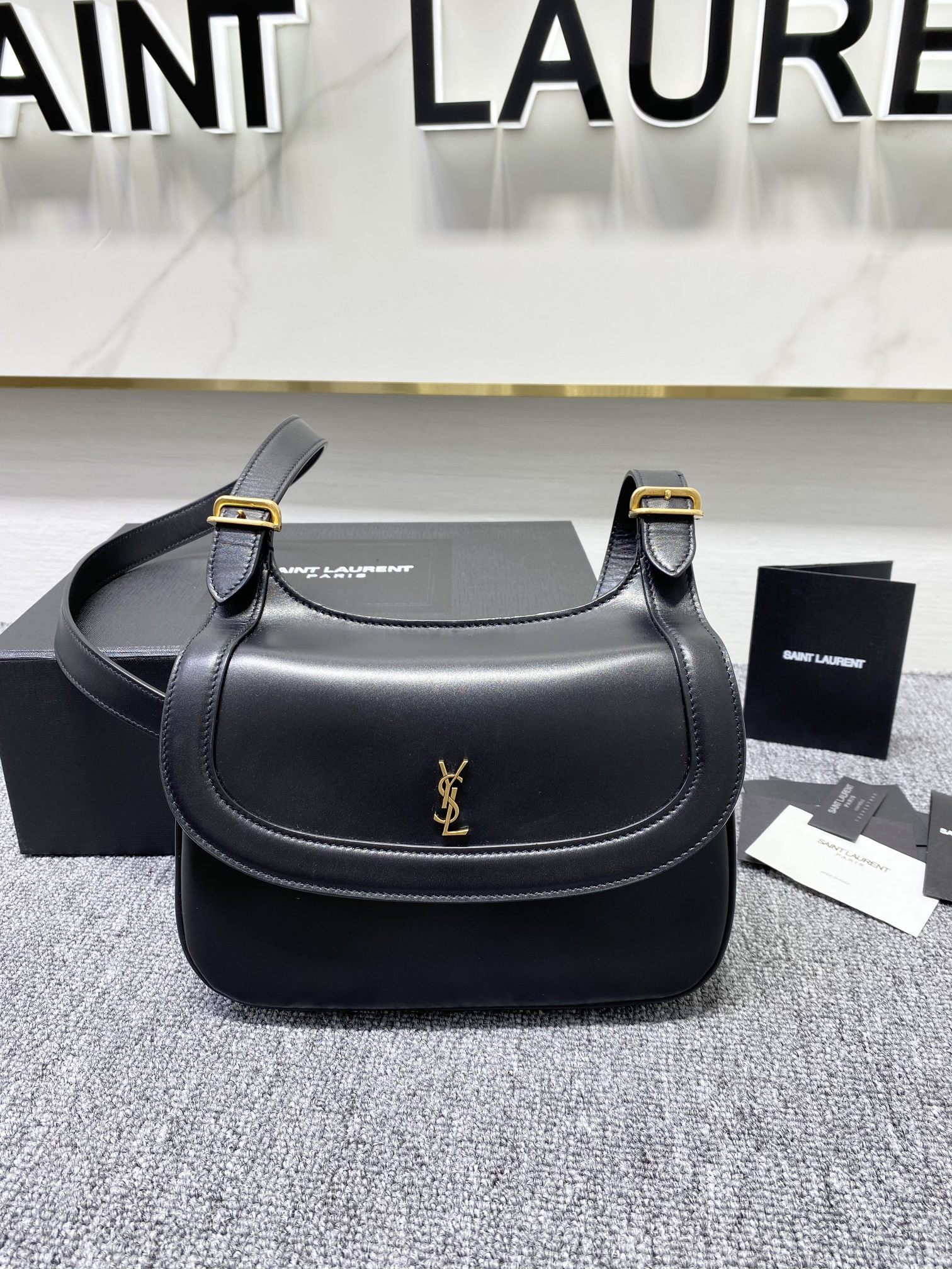 Valentino Charlie Handbags-23x17x4CM