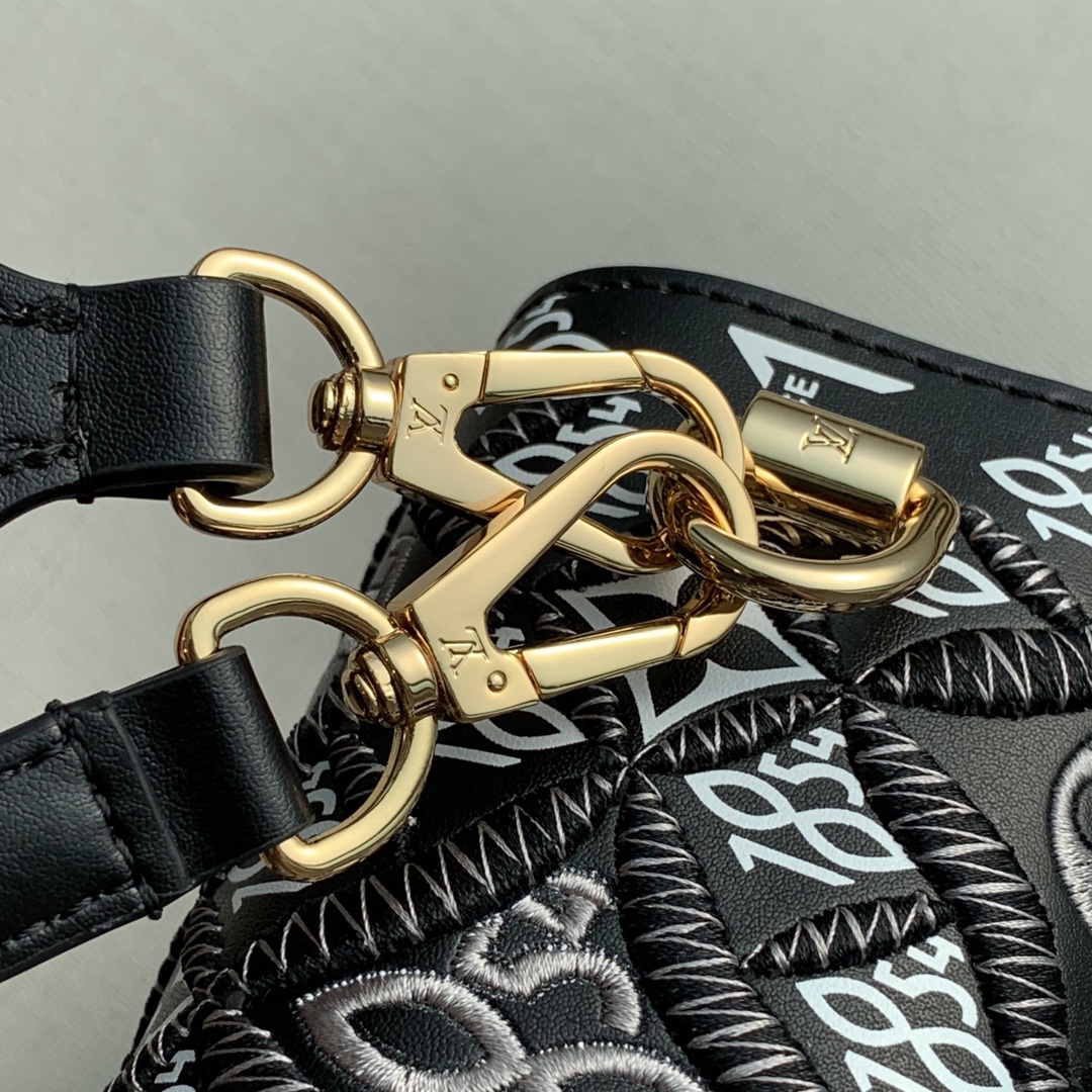 l**is V*t*n twist mm-23*18*8cm