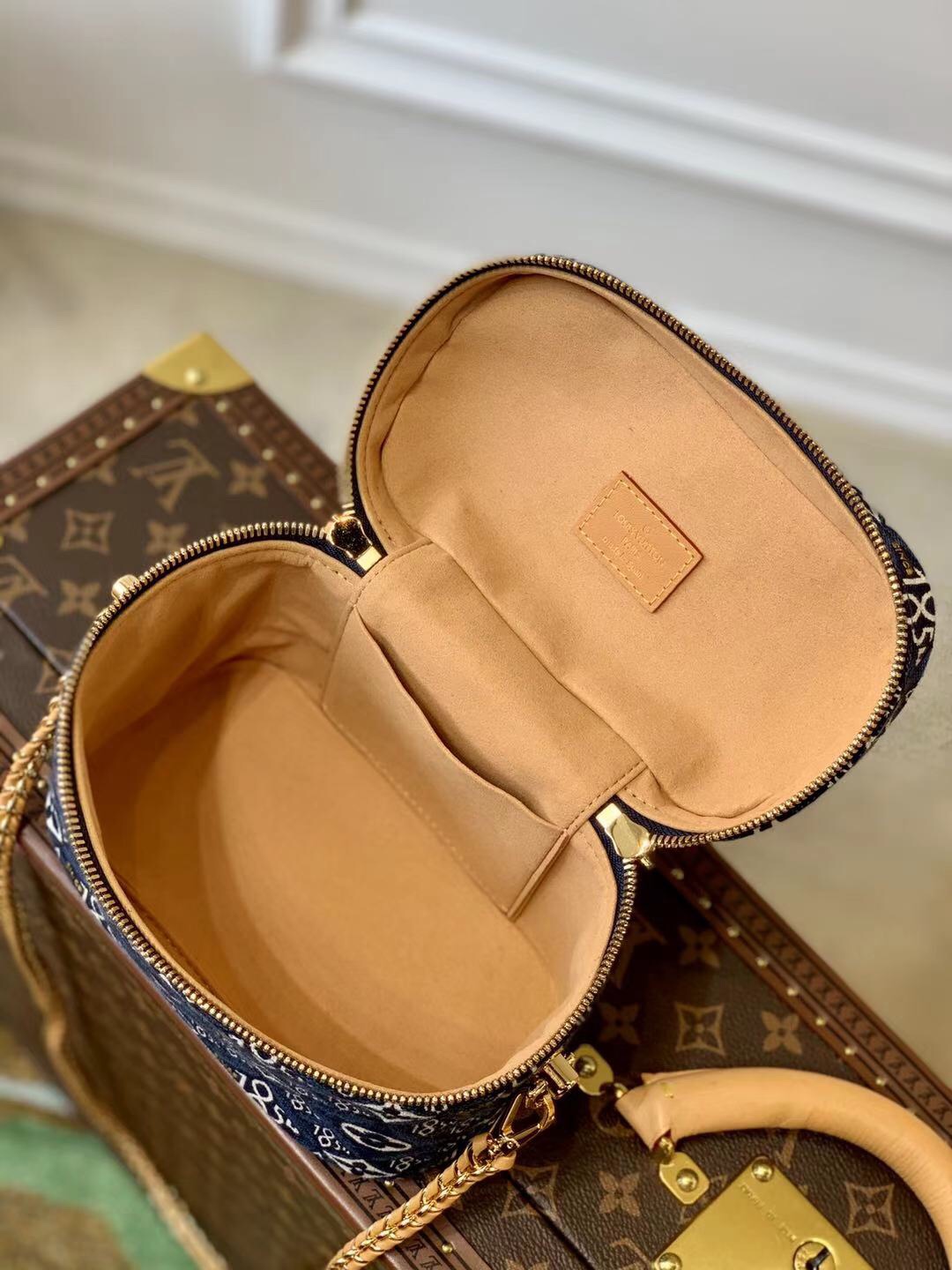 l**is V*t*n since 1854 vanity-14*19*10cm