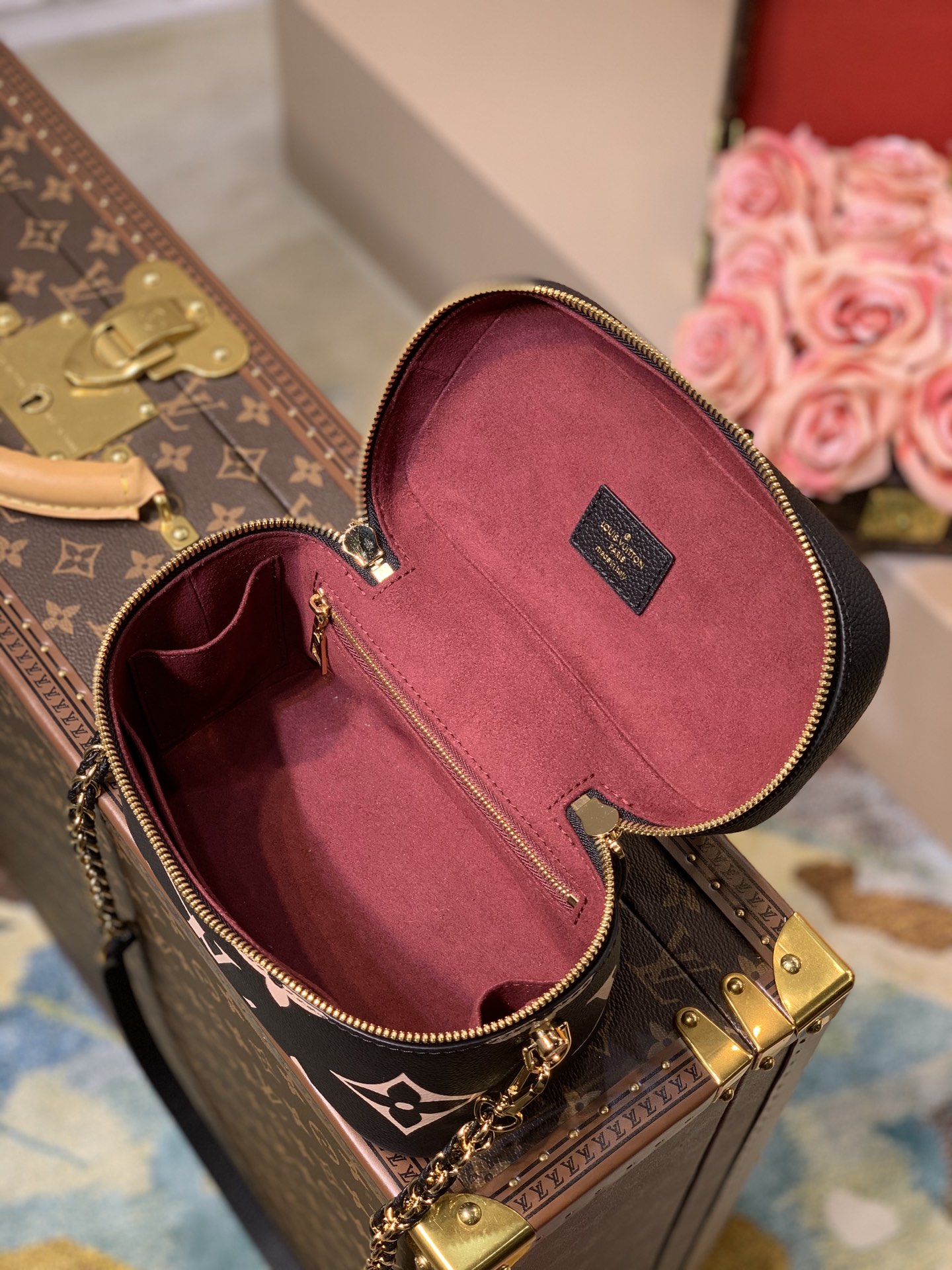 l**is V*t*n vanity-14*19*10cm