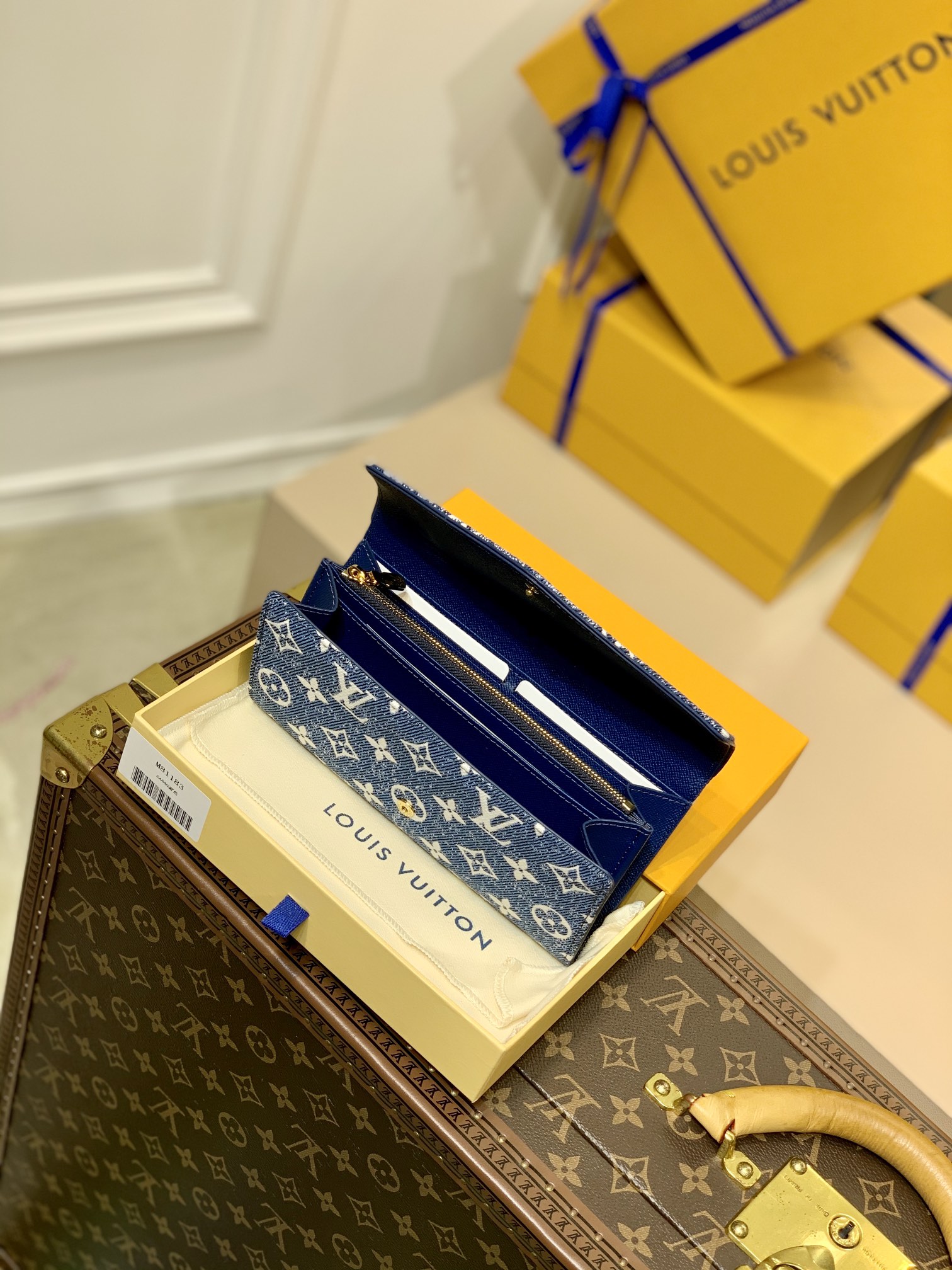 l**is V*t*n sarah wallet m81183-19.5x10.5x2.5cm