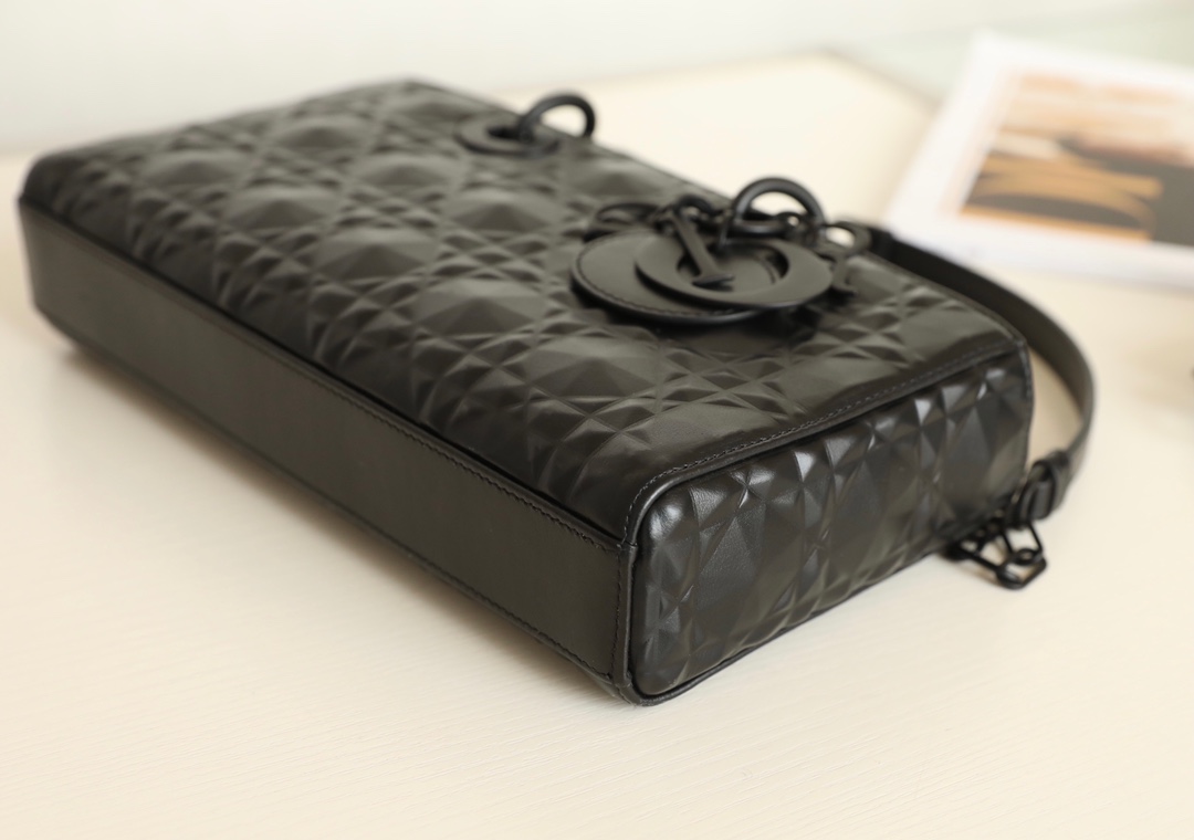 D*or lady bag-26 x 13.5 x 5cm