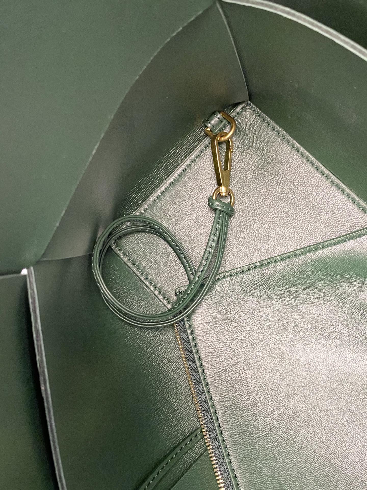 Bo*te*ga ve*ne*tatote-41×27×14cm