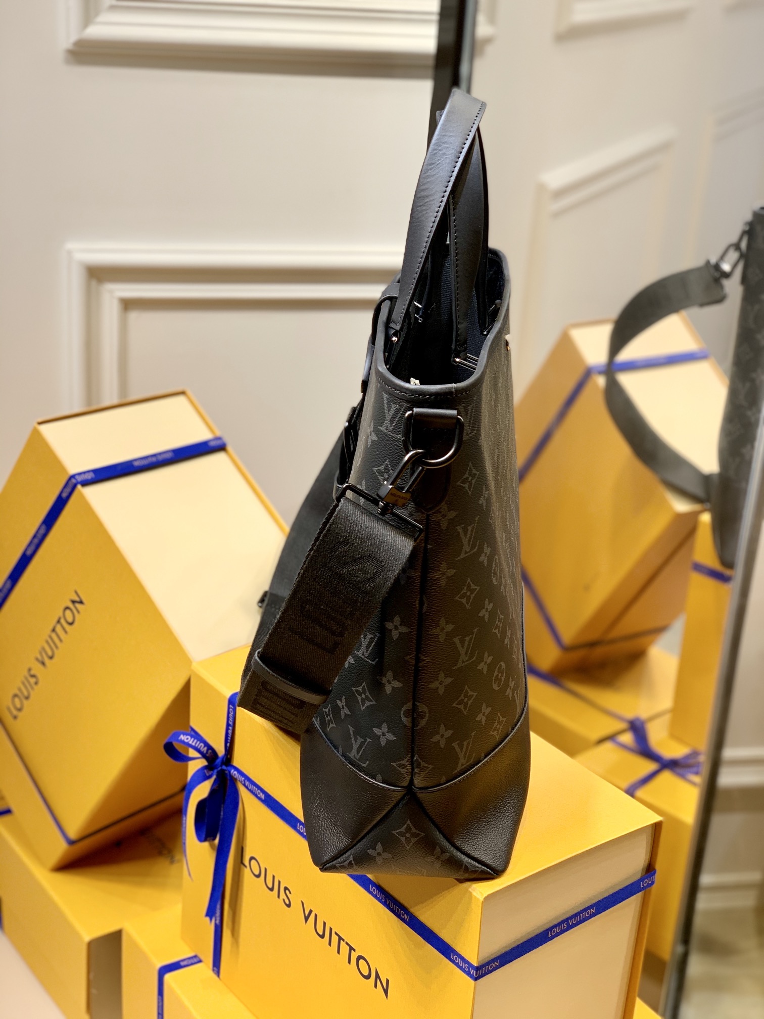 l**is V*t*n m45914 monogram eclipse saumur-38*37*13m