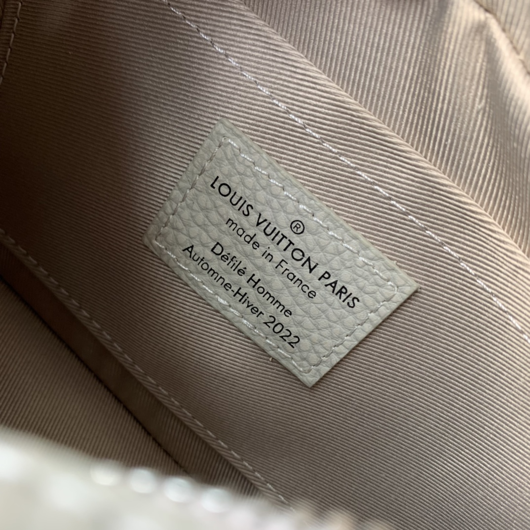 l**is V*t*n mini soft trunk-m81606 -18*13*8m