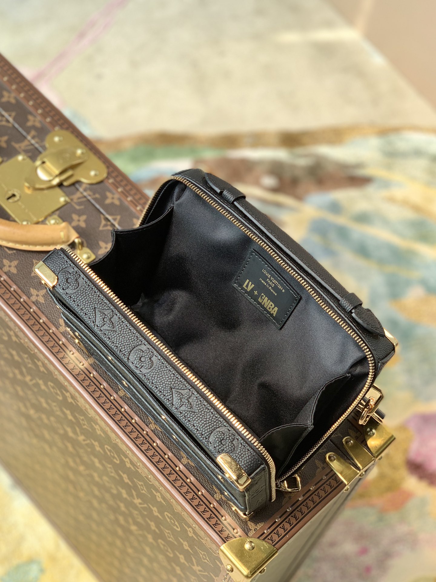 l**is V*t*n nba handle trunk-21.5*15* 7m