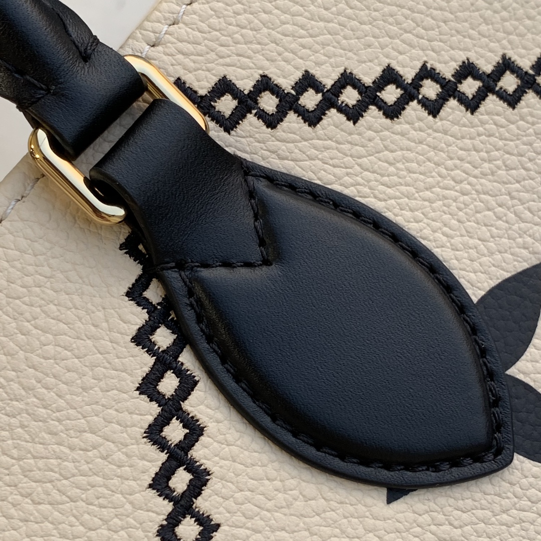 l**is V*t*n by the pooll onthego handbag-35*27*14cm