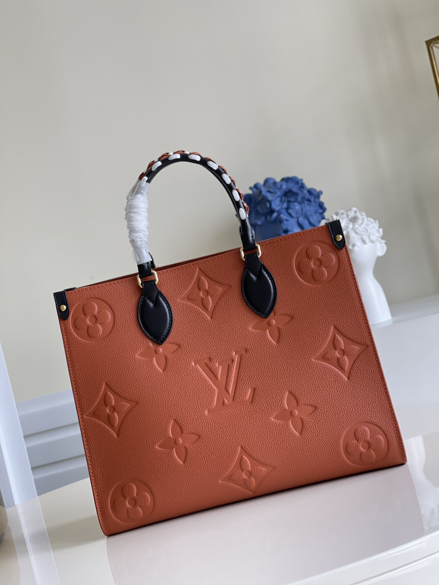 l**is V*t*n small onthego handbag-35*28*15cm