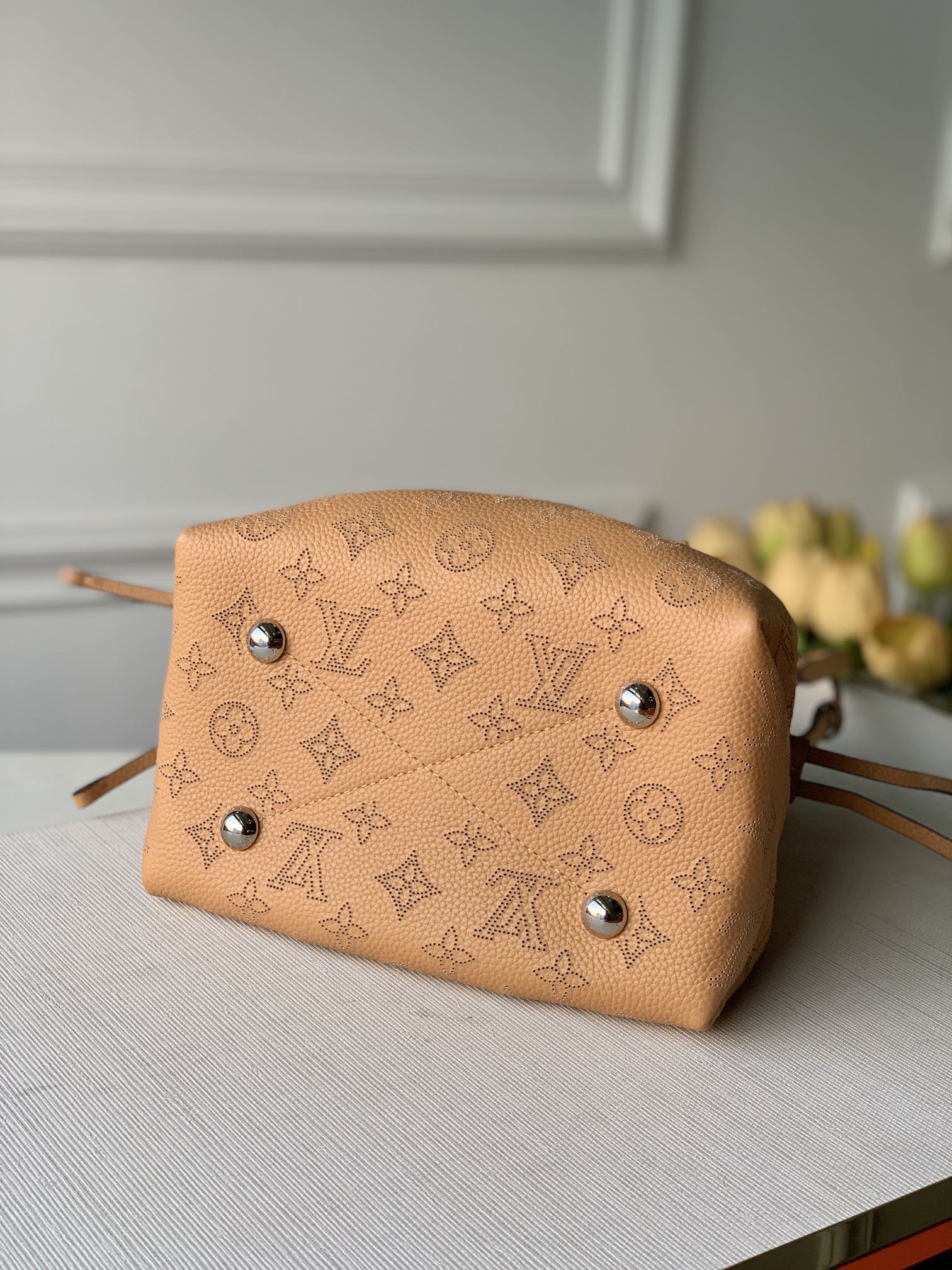 l**is V*t*n bella tote bag-19 x 22 x 14cm