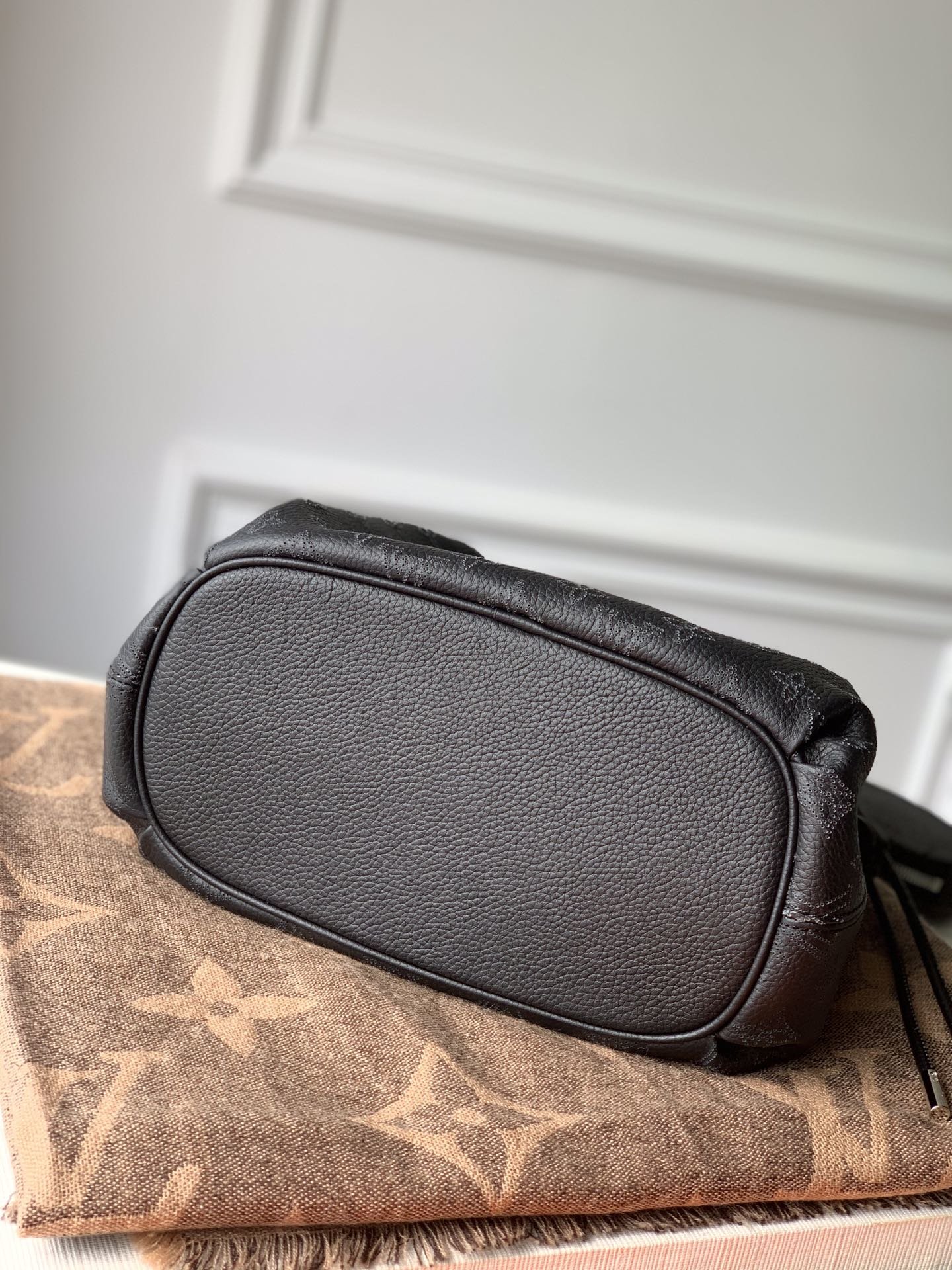 l**is V*t*n muria tote bag-25*25*20cm