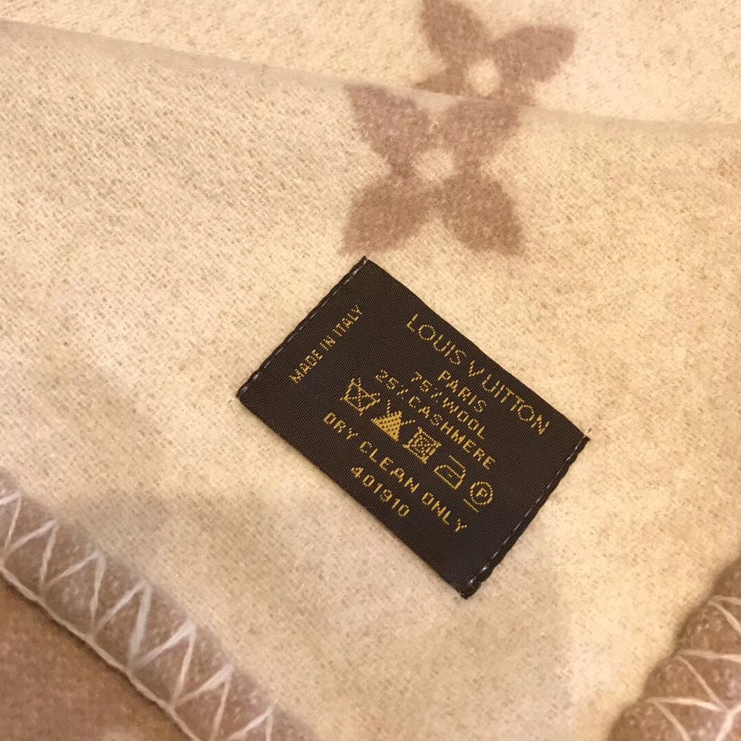 l**is V*t*n blankets-150*200cm