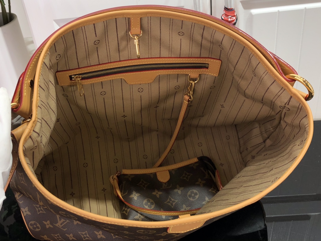 l**is V*t*n delightfu handbags -52*30*20cm