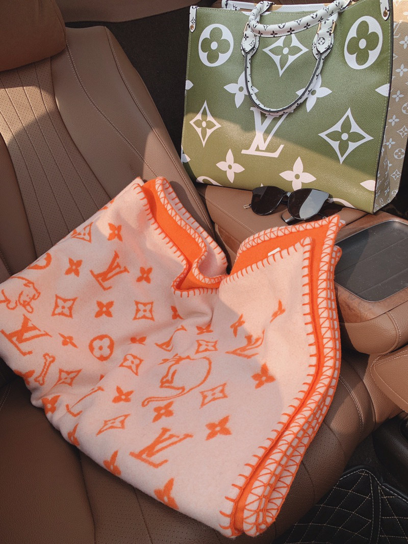 l**is V*t*n blankets-180*140cm