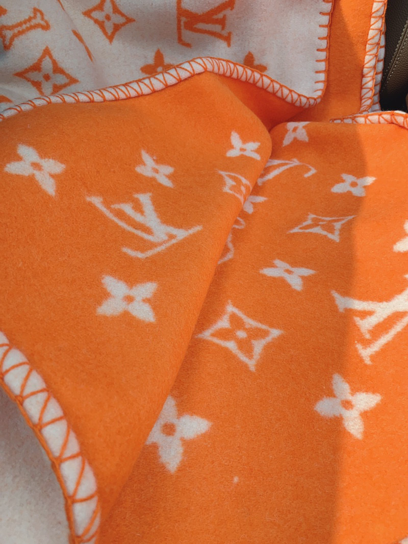 l**is V*t*n blankets-180*140cm