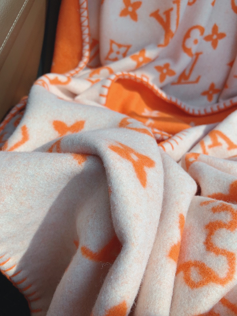 l**is V*t*n blankets-180*140cm