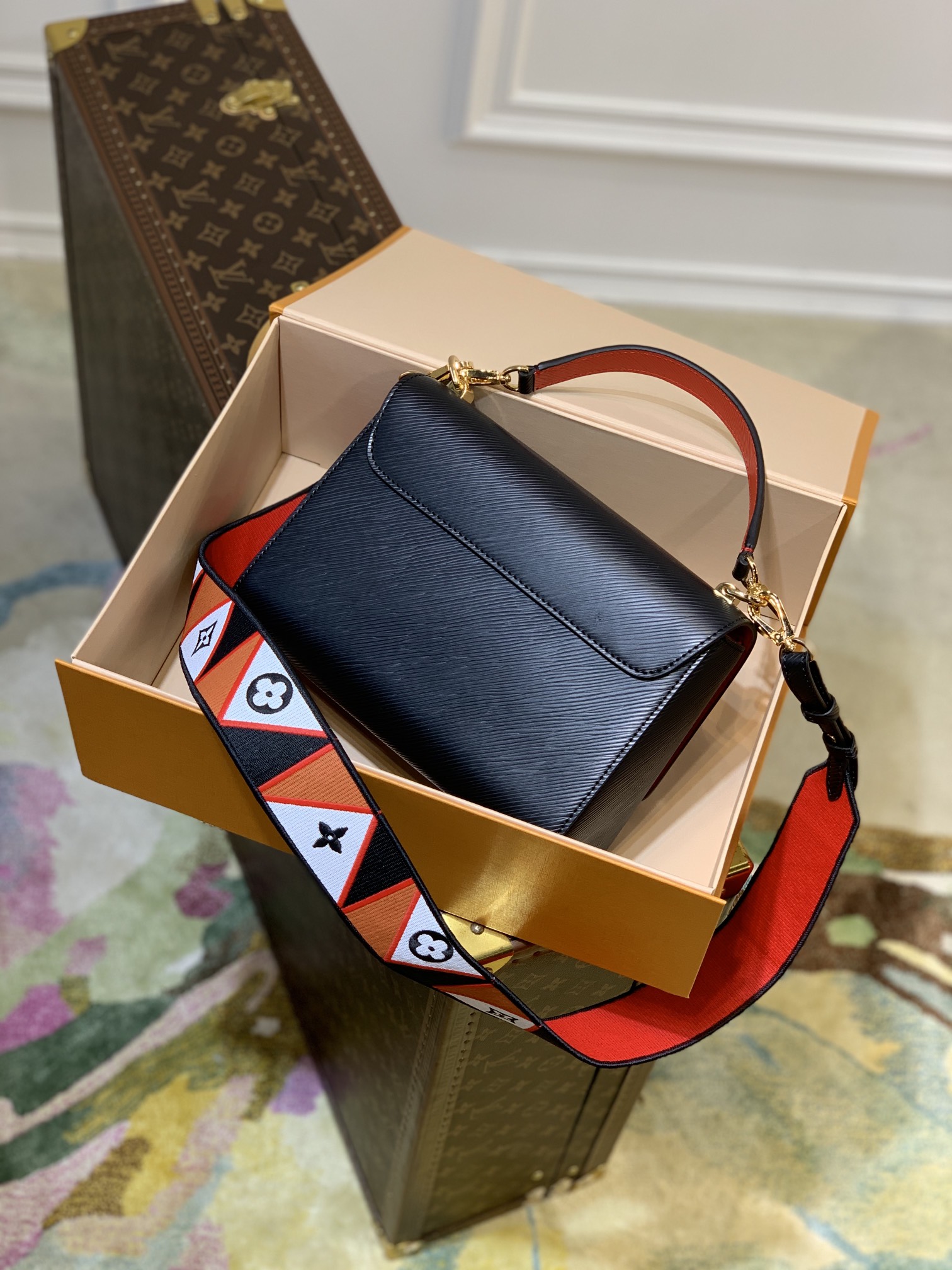 l**is V*t*n twist mm-23*17*9.5cm