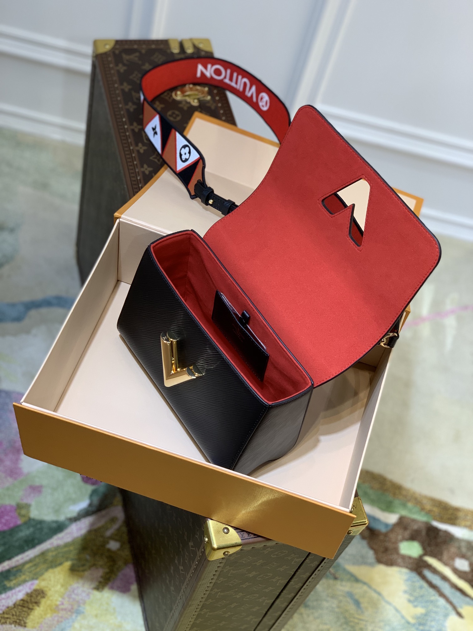 l**is V*t*n twist mm-23*17*9.5cm