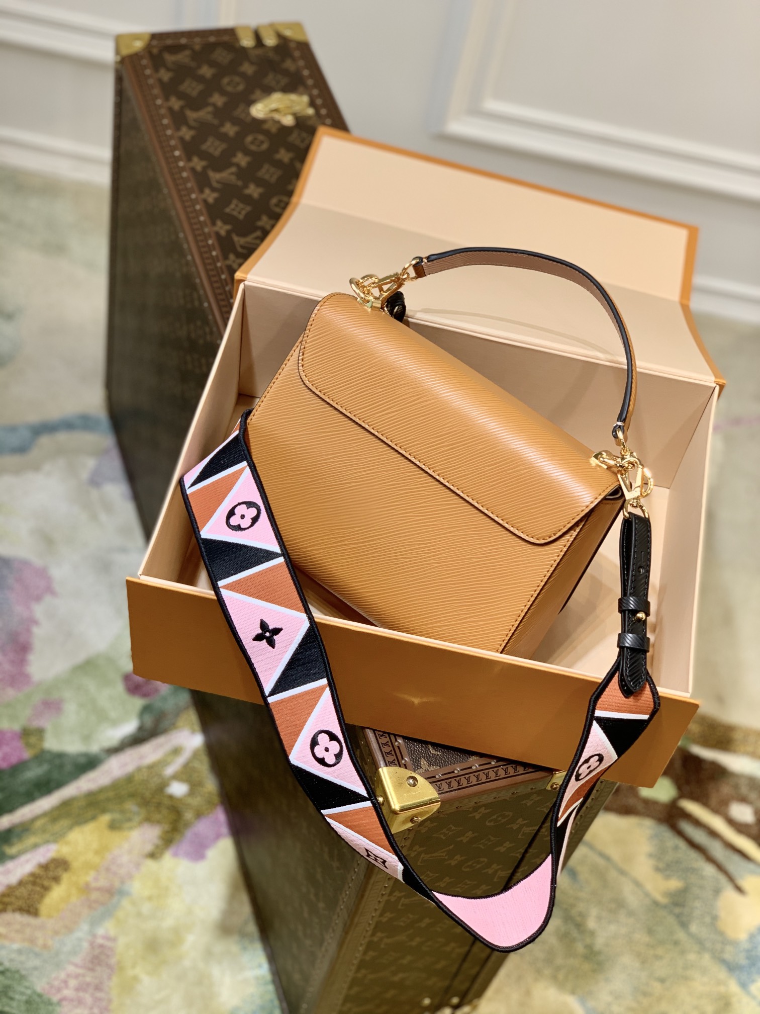 l**is V*t*n twist mm-23*17*9.5cm