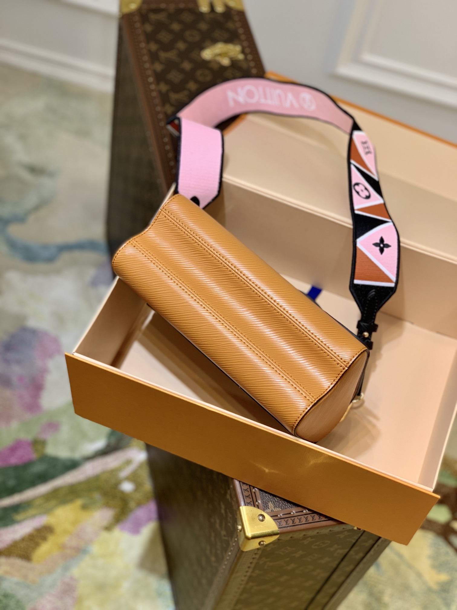 l**is V*t*n twist mm-23*17*9.5cm