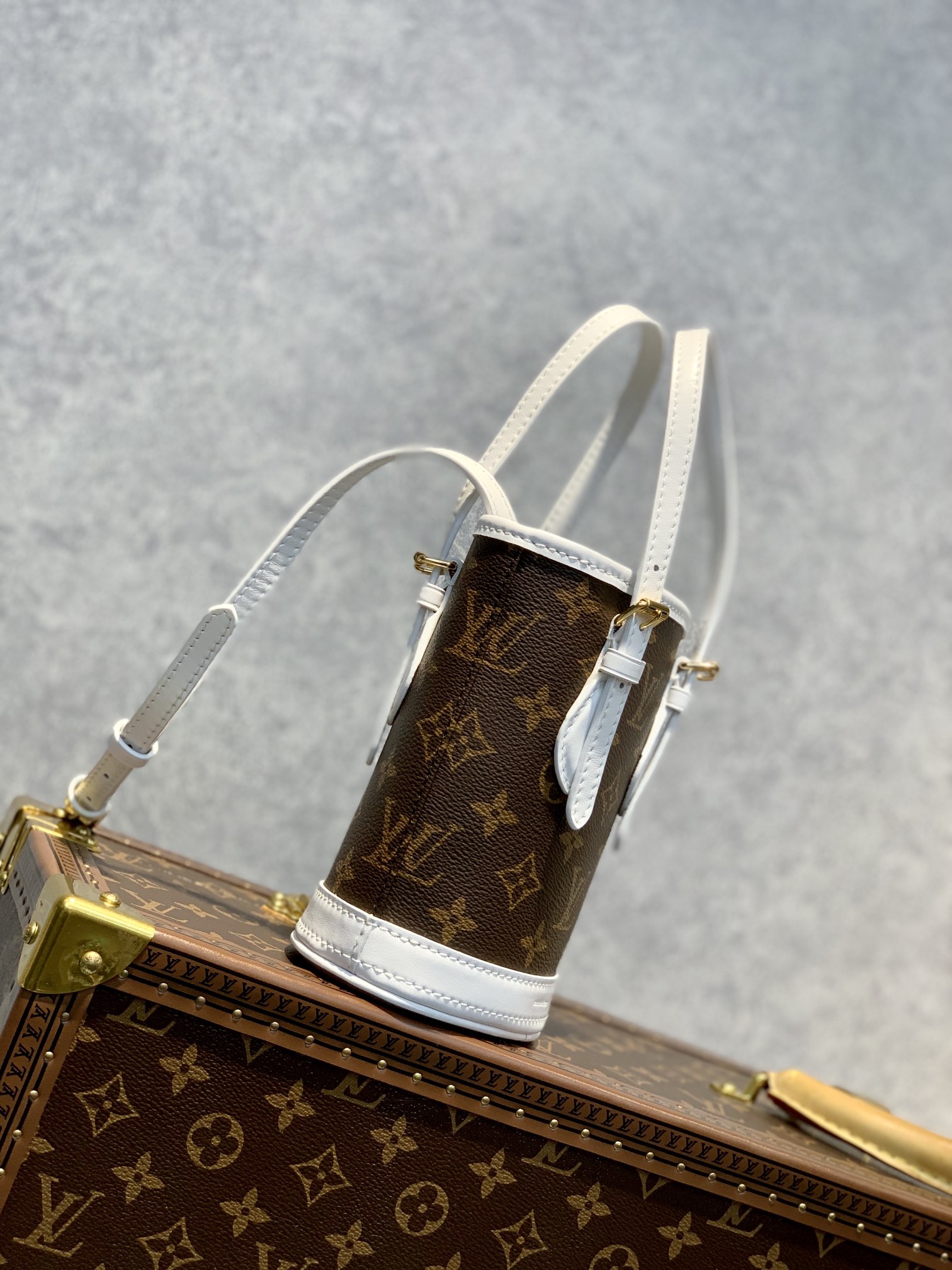 l**is V*t*n m81489 nano bucket-13*17*9cm