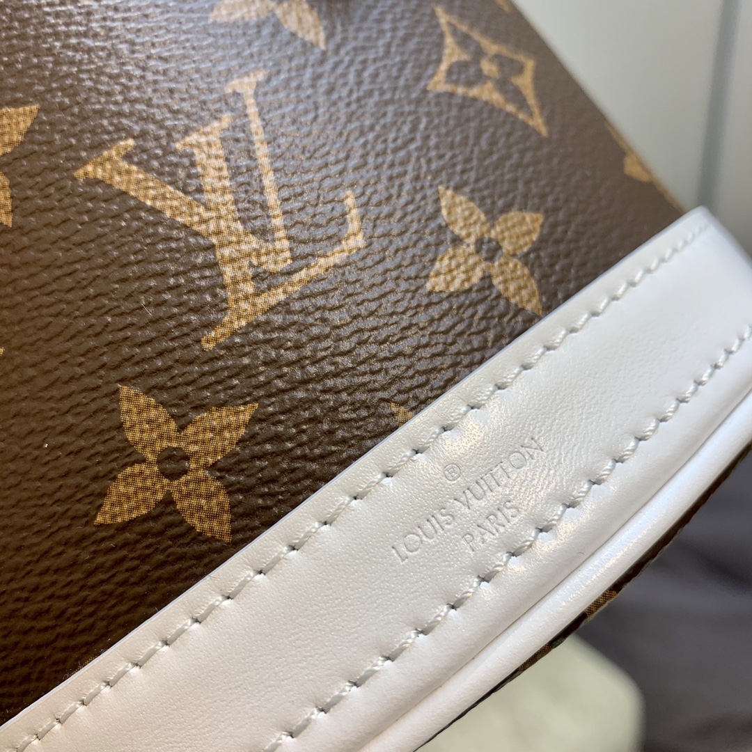 l**is V*t*n m81489 nano bucket-13*17*9cm