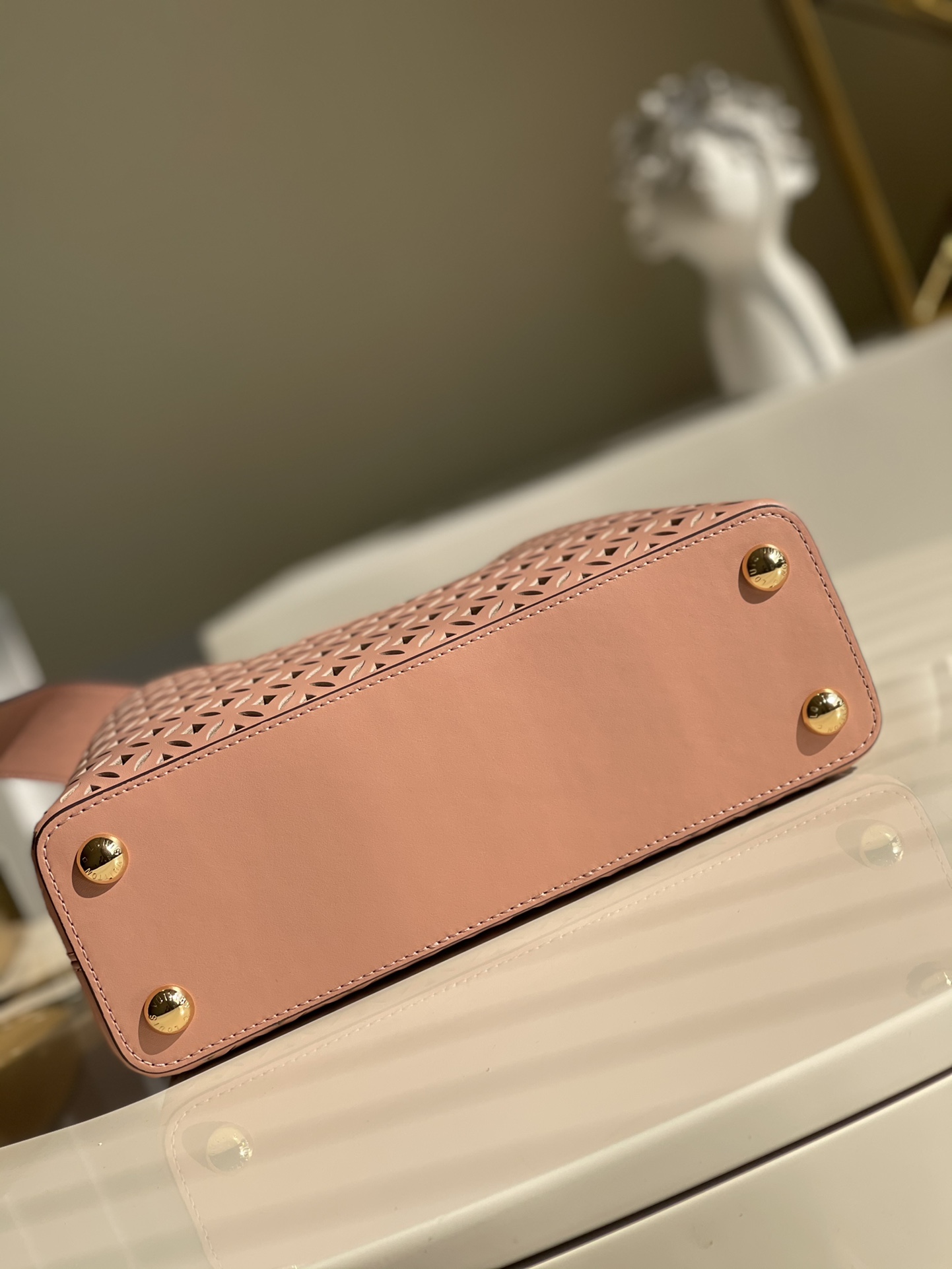 l**is V*t*n capucines handlebag-21* 14* 8&27*21*10cm